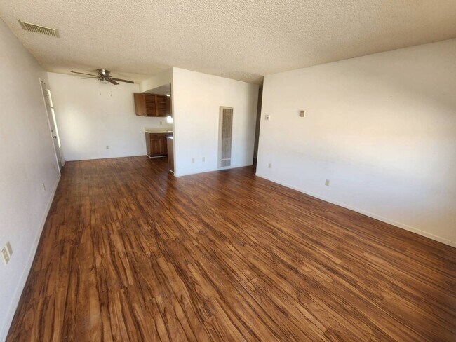 Foto del edificio - COMING SOON