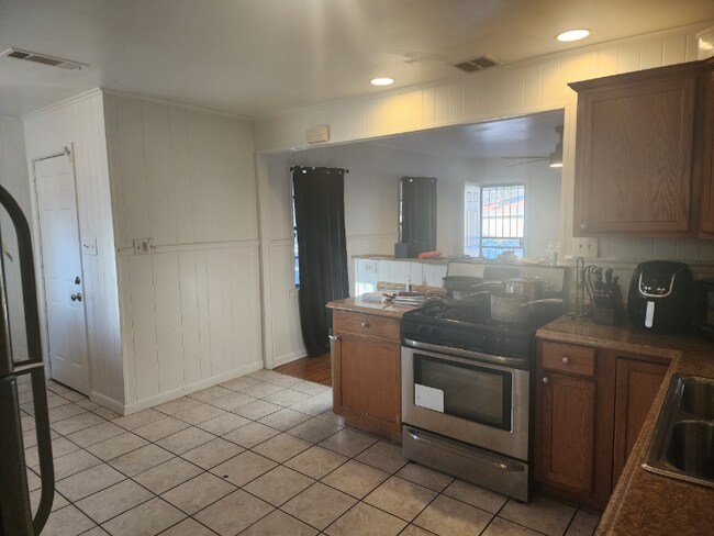 Building Photo - 4712 Lynch Dr