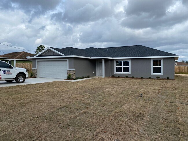 Foto del edificio - 3/2/2 Silver Spring Shores **AVAILABLE SOON***