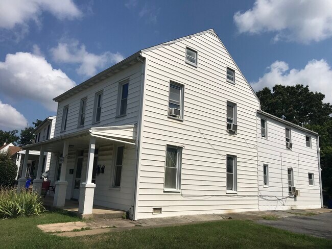Building Photo - 520 S Cannon Ave