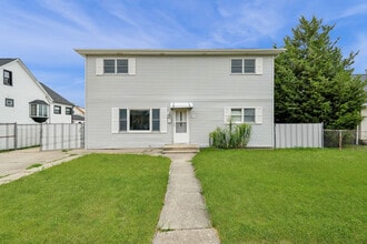 Building Photo - 4933 S Lockwood Ave