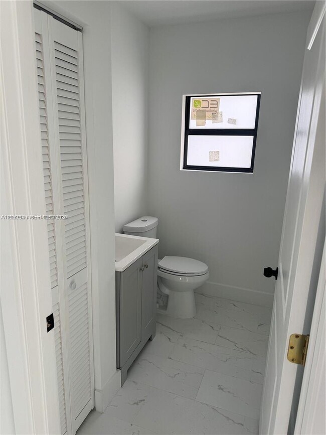 Foto del edificio - 325 NW 11th St