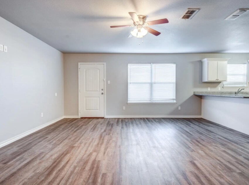 Foto del edificio - 3414 Itasca St