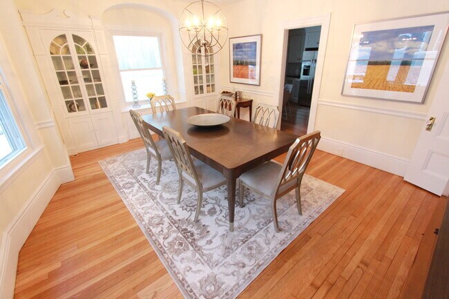 Building Photo - 88 Avon Hill St