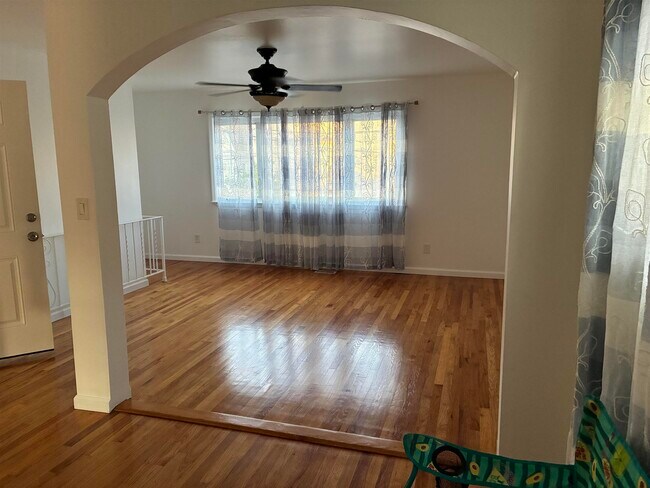 Foto del edificio - 4803 Aschoff Pl