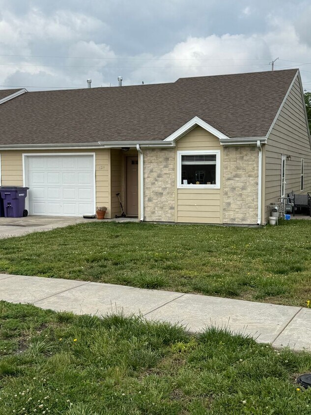 Foto principal - 624 Grainfield St