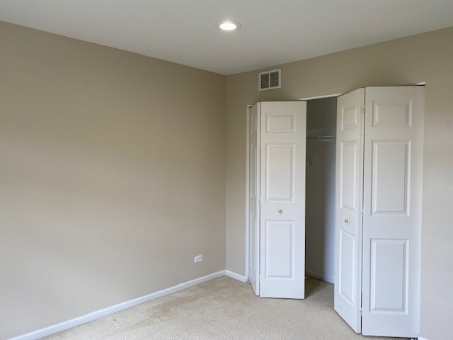 Foto del edificio - 372 Pine Lake Cir