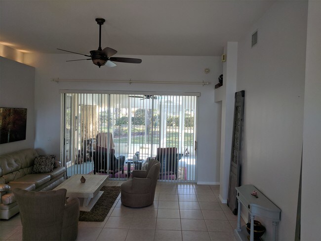 Foto del edificio - 409 W Hillmoor Ln
