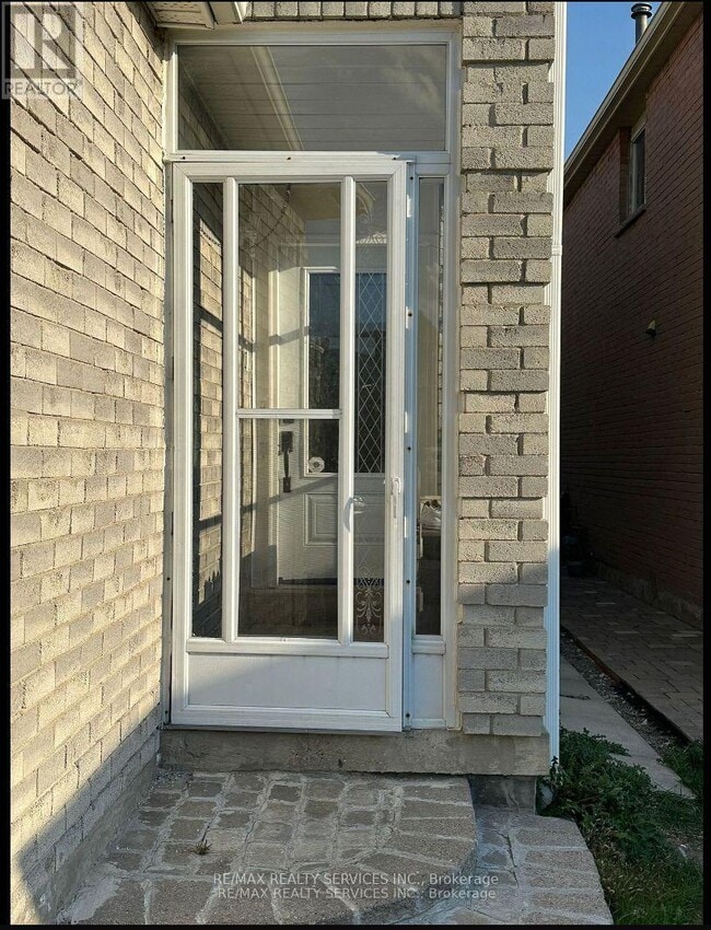 Building Photo - 132 Cherrytree Dr