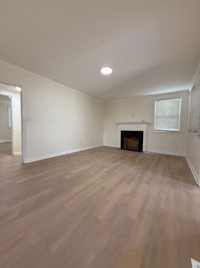 Foto del edificio - Available June 1st- Recently remodeled 3-bedroom, 2-bath home