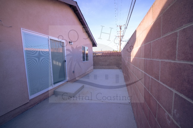 Foto del edificio - 1378 Yale Pl