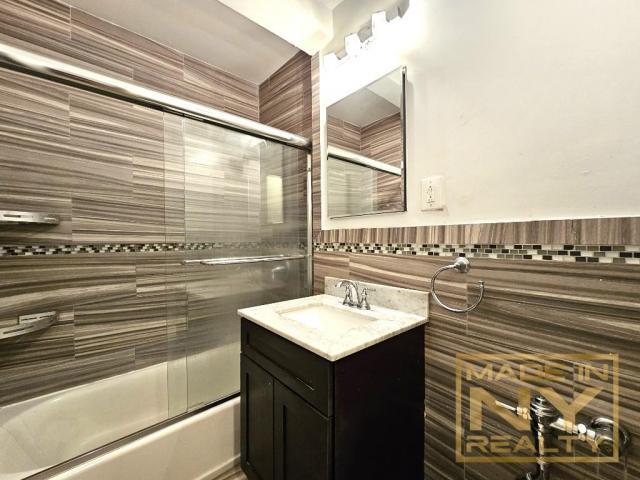 Foto del edificio - 1 bedroom in WOODSIDE NY 11377