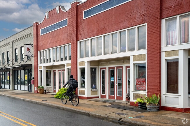 Not far from West Greenville, the downtown has a small arts district.
