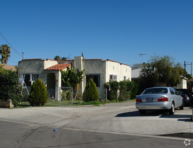 Building Photo - 5302-5308 Auckland Ave