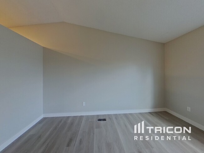 Foto del edificio - 7040 Nettlewood Pl