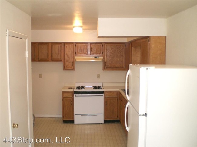 Building Photo - 2804 Isherwood Dr