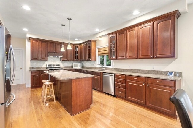 Building Photo - 14 Cassimere St