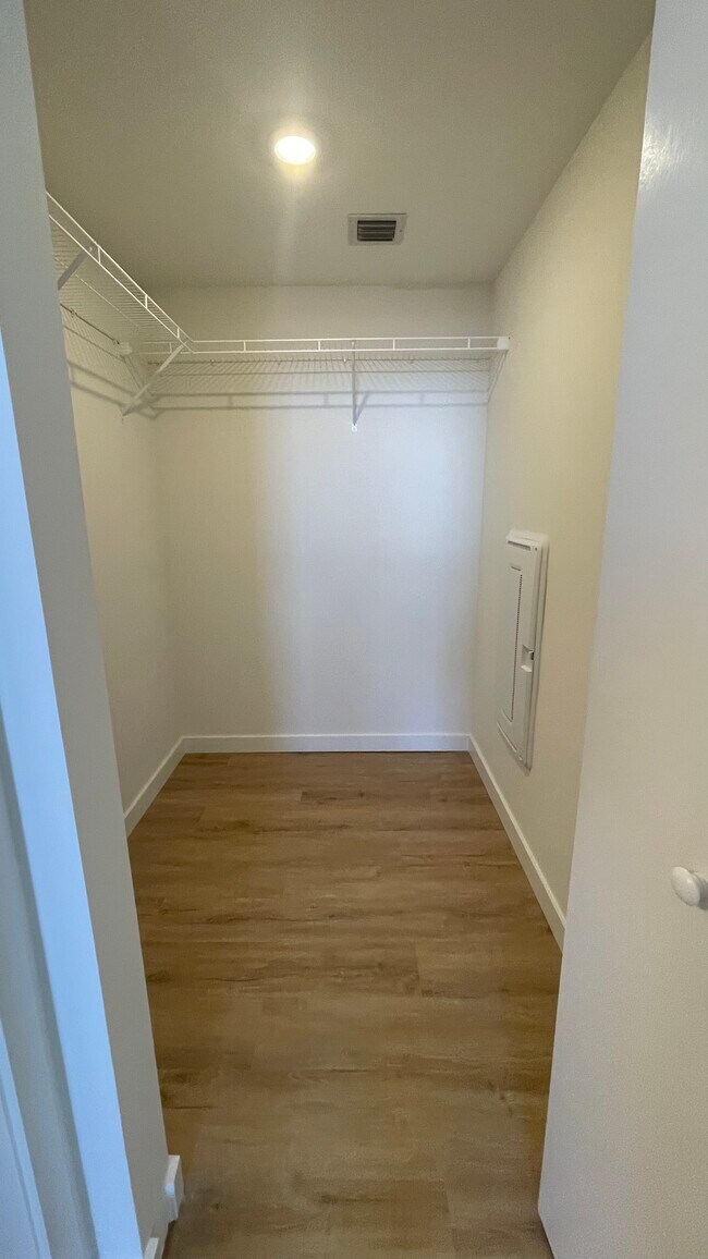 Foto del edificio - 960 E 30th St