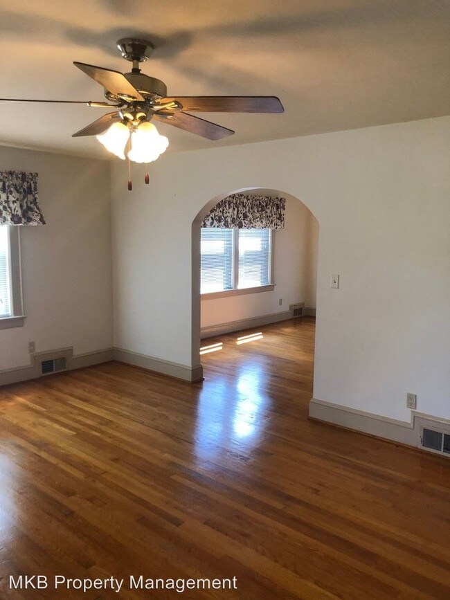 Building Photo - 3 br, 1.5 bath House - 3009 Mt. Pleasant Blvd