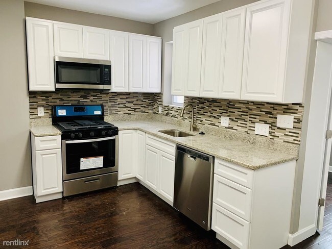 Building Photo - 4 br, 2 bath Townhome - 4637 Kernwood Ave