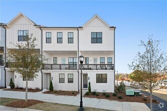 Building Photo - 1210 Zebrawood Ct SE