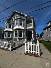 Building Photo - 18 Basset St