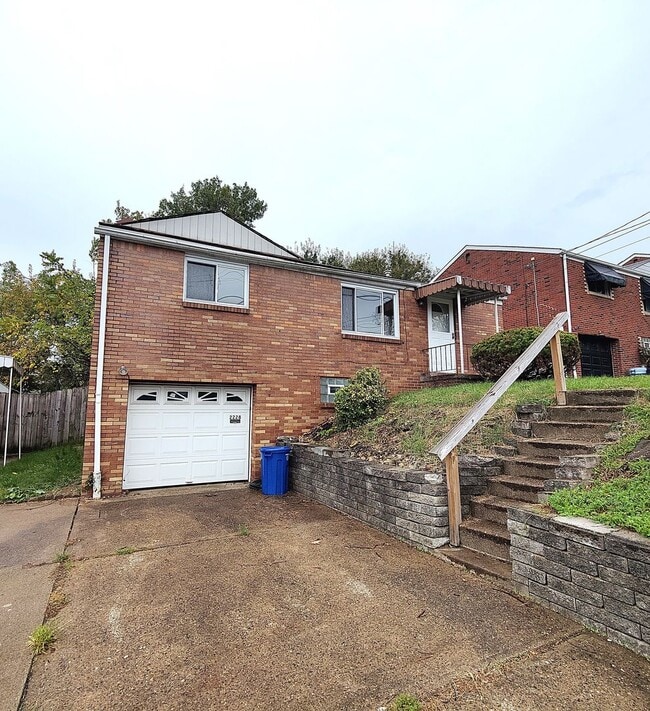 Building Photo - 2228 Glenbury St