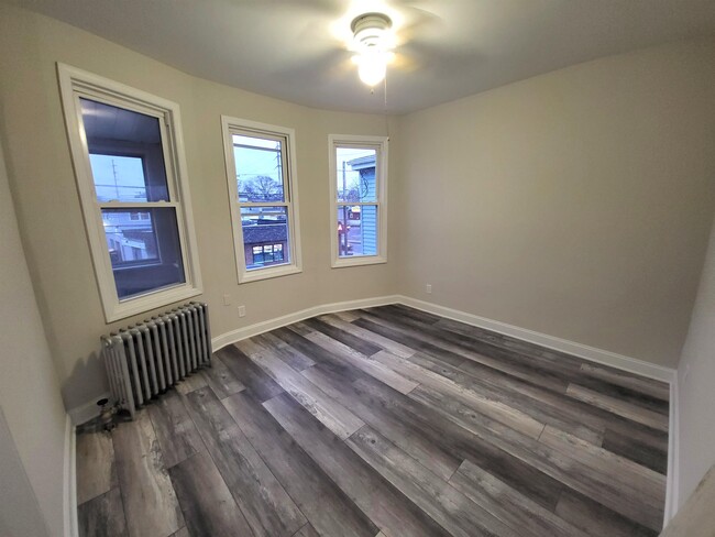 Building Photo - 856 Paterson Ave