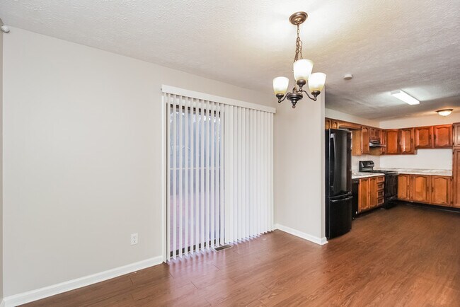 Foto del edificio - 1928 Leatherleaf Dr SW