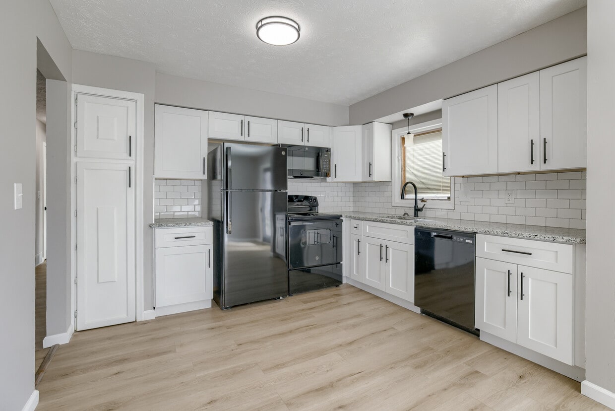 Photo - 10919 Farnam St (Omaha, NE)