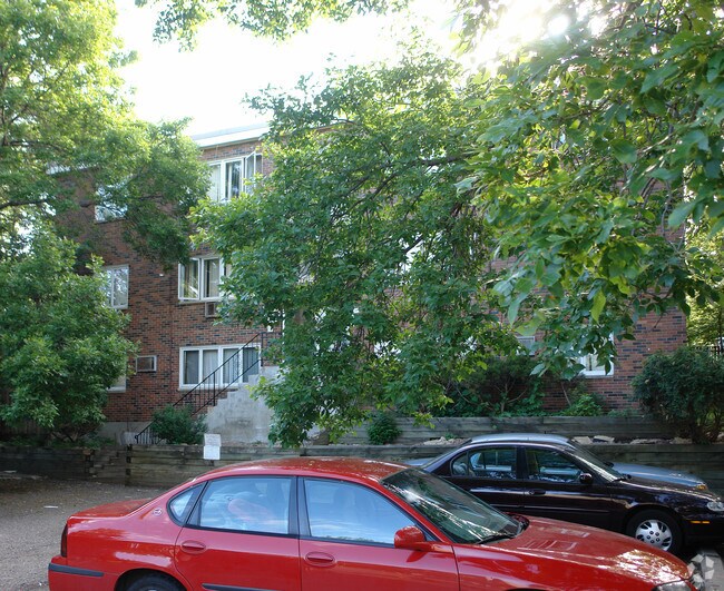 Building Photo - 748 Tatum 12-plex
