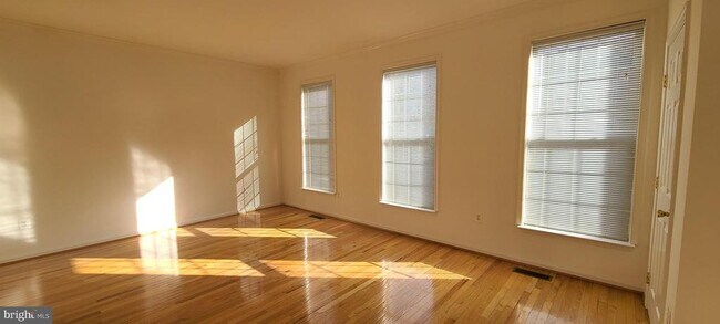 Foto del edificio - 43770 Maison Blanc Square