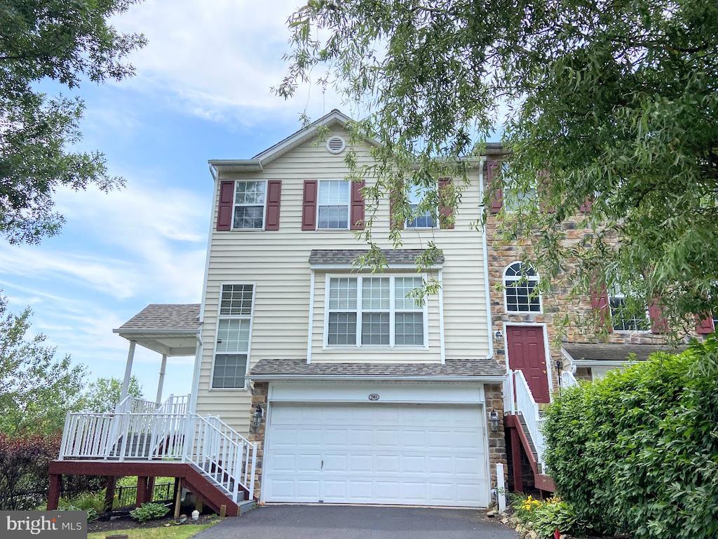 Foto principal - 201 Yorktown Ct