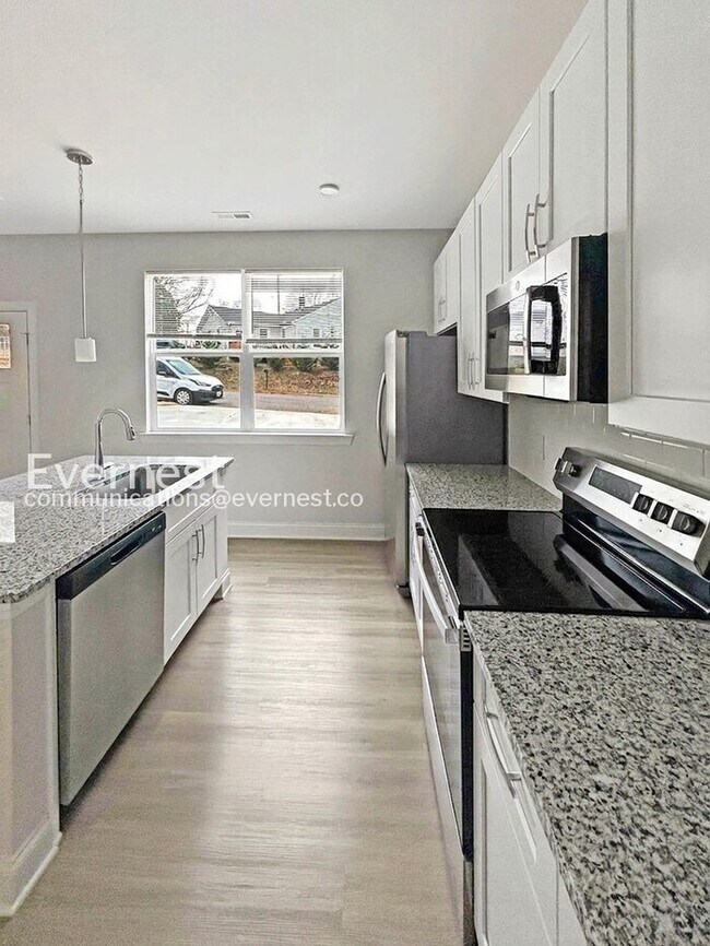 Foto del edificio - 1823 Bristol Rd