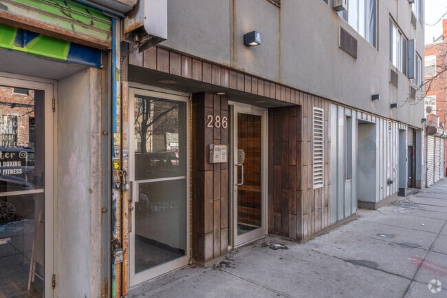 Building Entrance - 286 Stanhope St