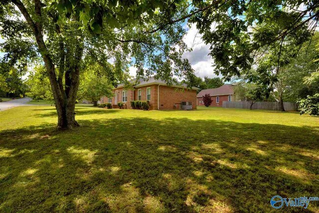 Foto del edificio - 109 Southwood Dr