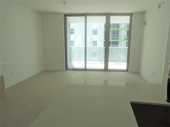 Foto del edificio - 488 NE 18th St
