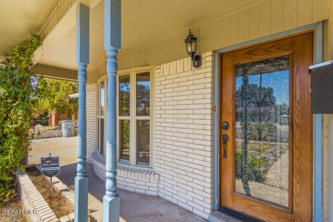 Building Photo - 10325 Cardigan Dr