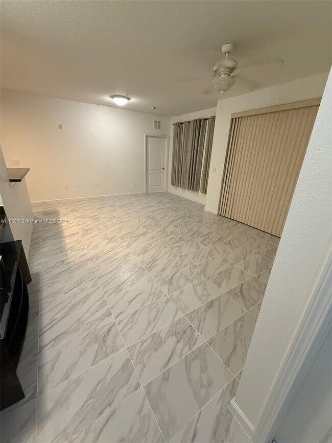 Building Photo - 5252 Cane Island Loop
