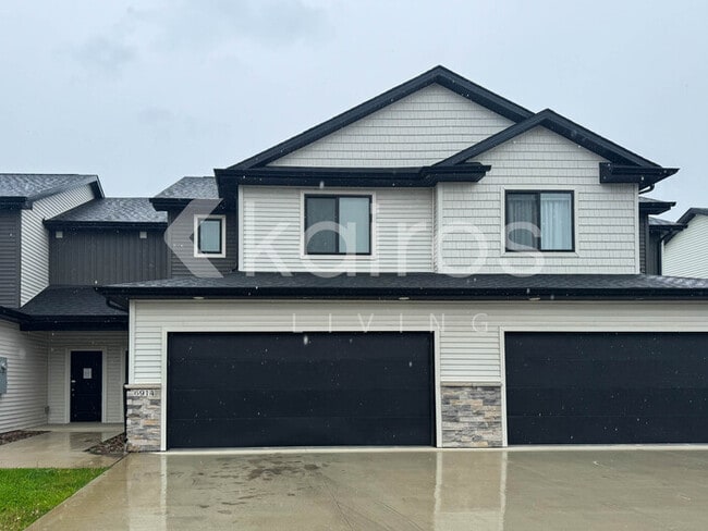 Building Photo - 6914 Bluebell Ct