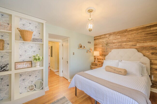 Foto del edificio - 628 S Summit St