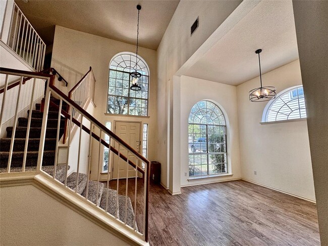 Building Photo - 15431 Quinley Dr