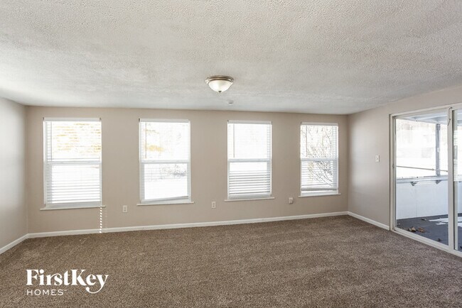 Building Photo - 3356 Lauren Dr