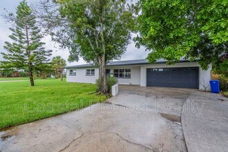 Building Photo - 4600 Venetian Blvd NE