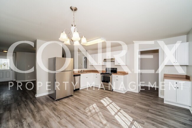 Foto del edificio - Beautiful 3 Bedroom with Great Location!