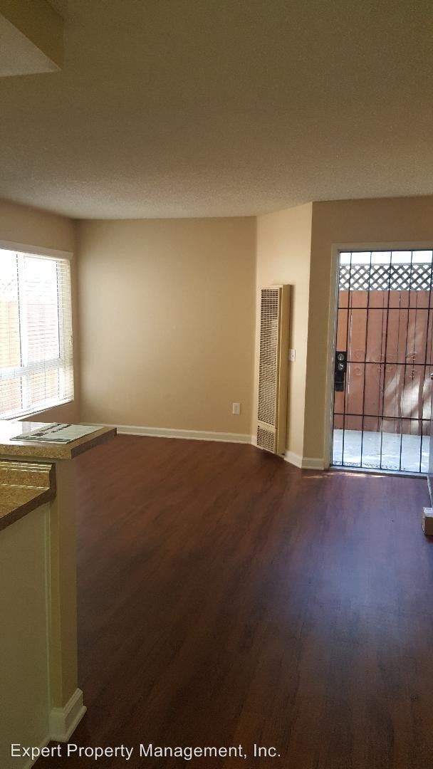 Building Photo - 4638 Kensington Dr