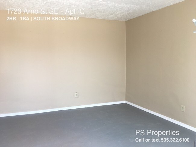 Building Photo - 1720 Arno St SE