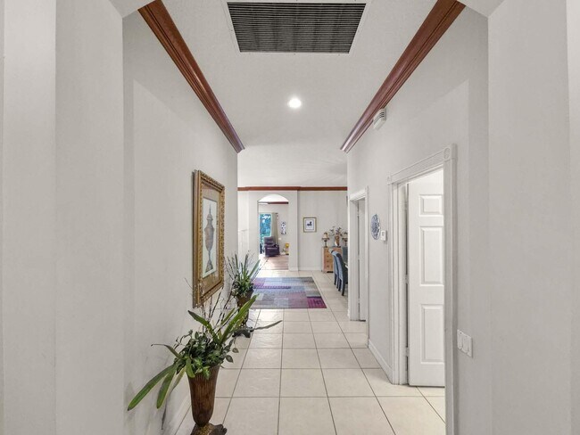 Foto del edificio - 5058 Glenville Dr