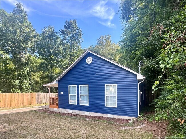 Building Photo - 316 Homewood St