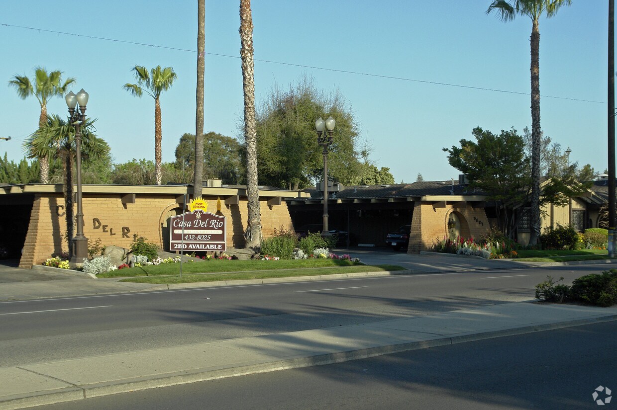 Casa Del Rio Apartments 5687 N 1st St Fresno, CA